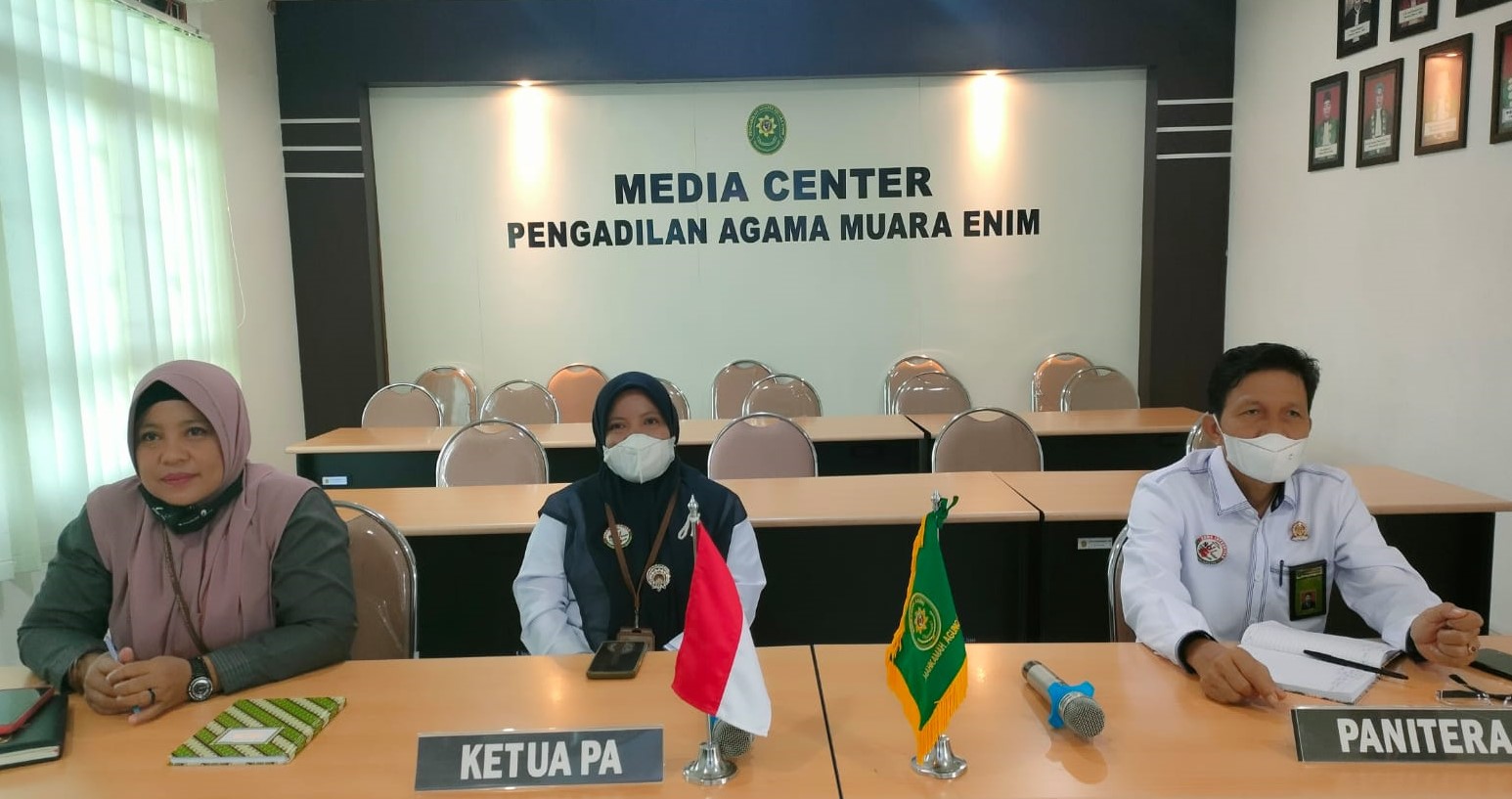 Ketua Pengadilan Agama Muara Enim menghadiri Pengukuhan Guru Besar Ketua Kamar Agama Mahkamah Agung RI secara Virtual